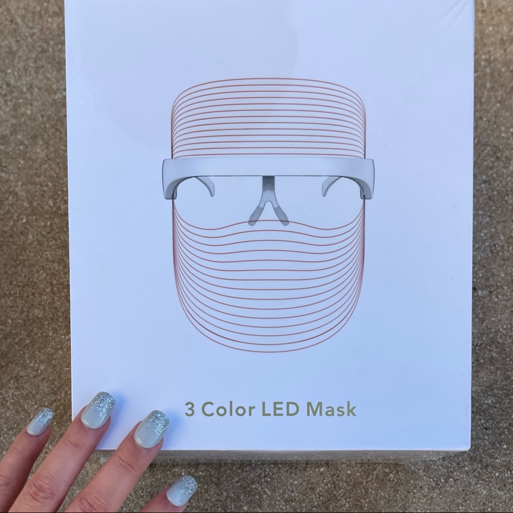 NEW 3-Color Light Facial Tool - Picture 12 of 12